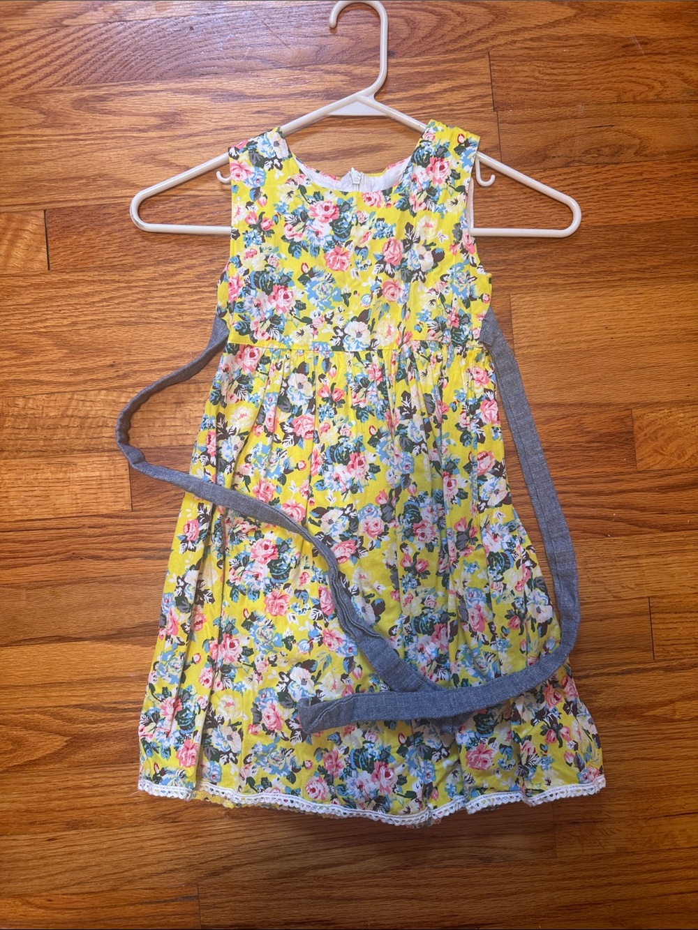 Sleeveless Yellow Floral Casual Dress for Girls with Lace Hem